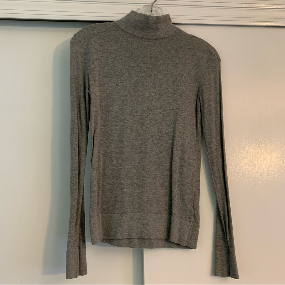 Lightweight gray turtleneck